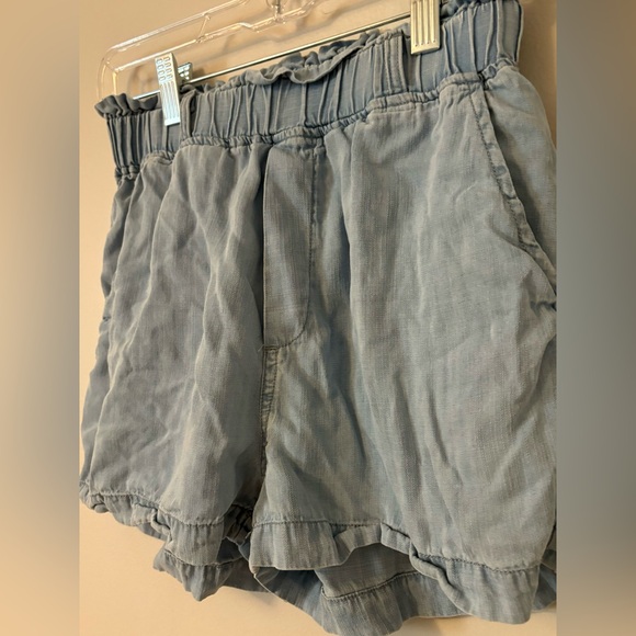 Ruffle Hem Paperbag Shorts - Picture 4 of 5